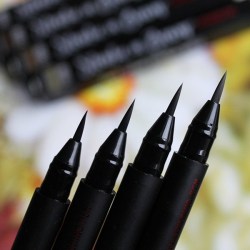 Jemné vlasové pero na obočí světle hnědé